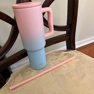 NWT SOLD OUT HARD TO FIND Simple Modern Trek 40oz Tumbler with Handle and Straw